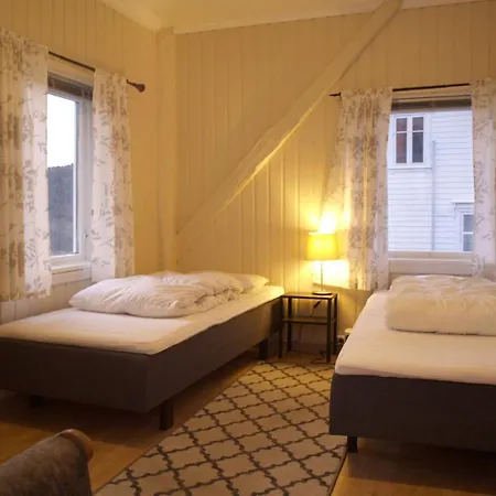 بيت للعطل 5 Bedrooms, Large With View And Nature *