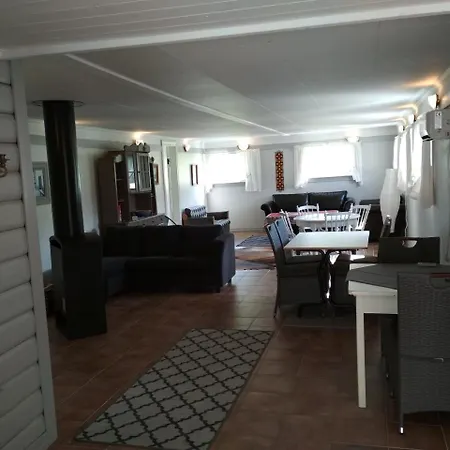 5 Bedrooms, Large With View And Nature *