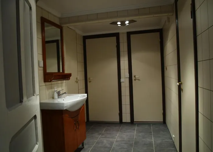 5 Bedrooms, Large With View And Nature *