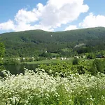 Semesterbostad 5 Bedrooms, Large With View And Nature *